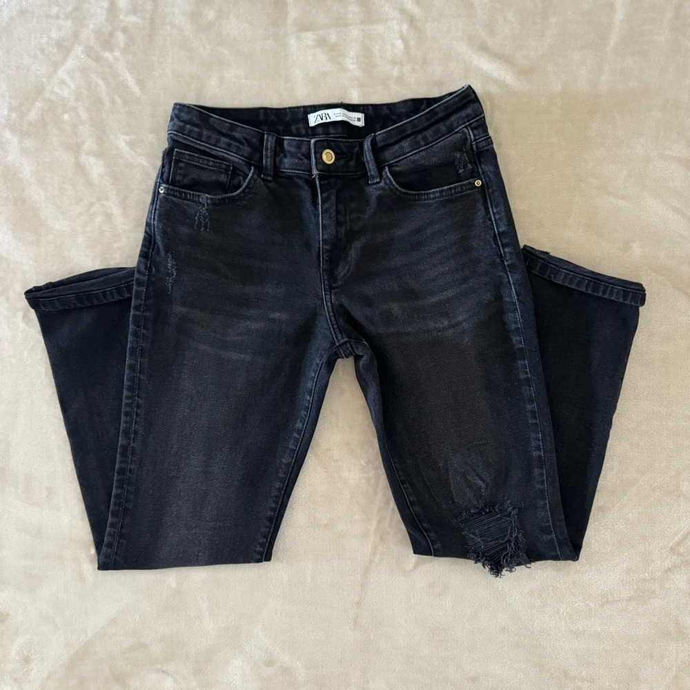 Zara Black Jeans | Black Mid-Rise Cuffed Ripped Jeans Size 4‎